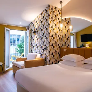 *** Hotel Arc Elysées Francia
